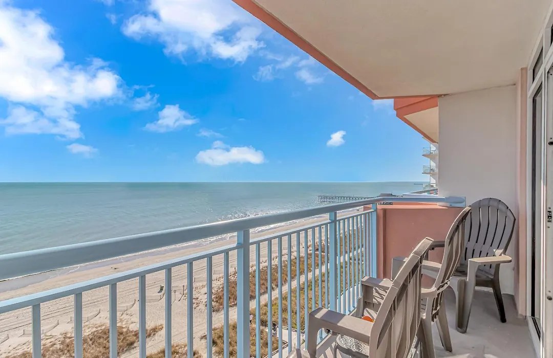 Immaculate! Beautifully Renovated Oceanfront 1 Bedroom Suite - Sleeps 4! - Roxanne Towers Unit 804-1